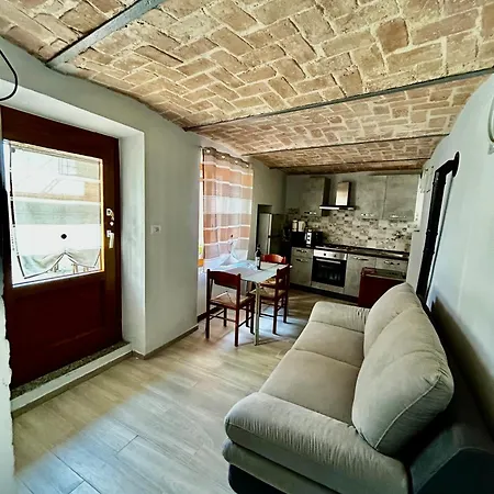 Da Betti E Luca Apartamento Mombaruzzo